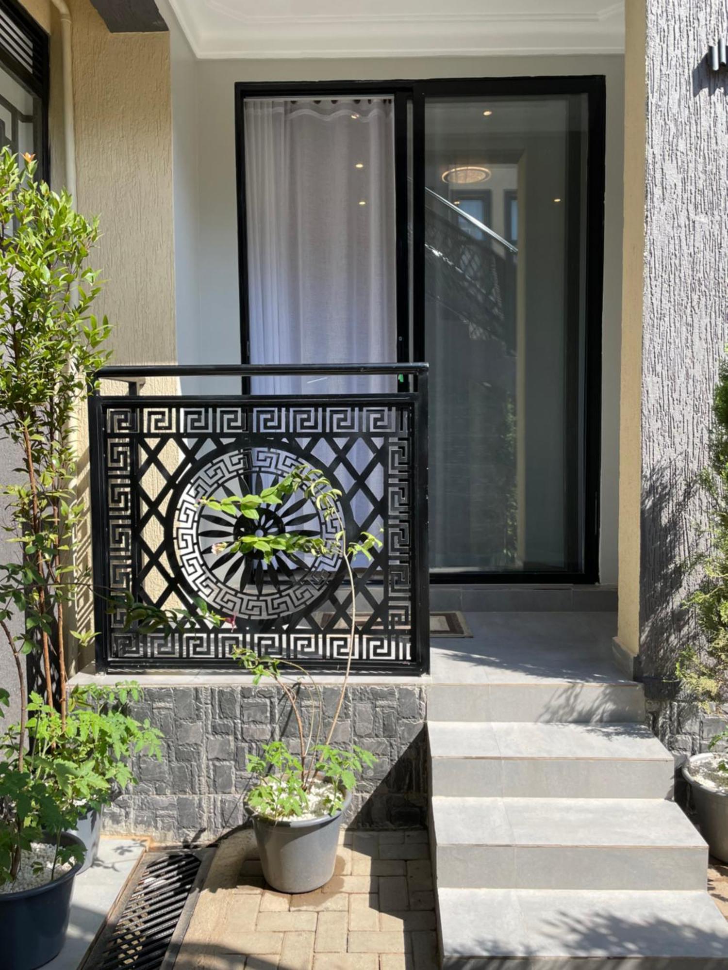 The Nook Boutique Bed & Breakfast Кампала Екстериор снимка